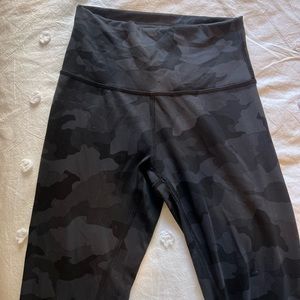 lululemon camo cropped leggings